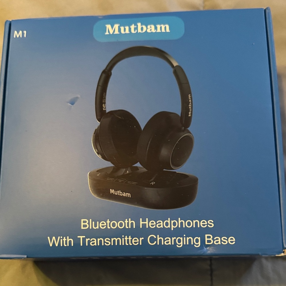 Over-Ear Bluetooth Headphones with Charging Base - Black